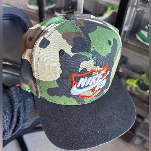 Nike SB ‘Brian Anderson’ Camo SnapBack Hat - Picture 6 of 10